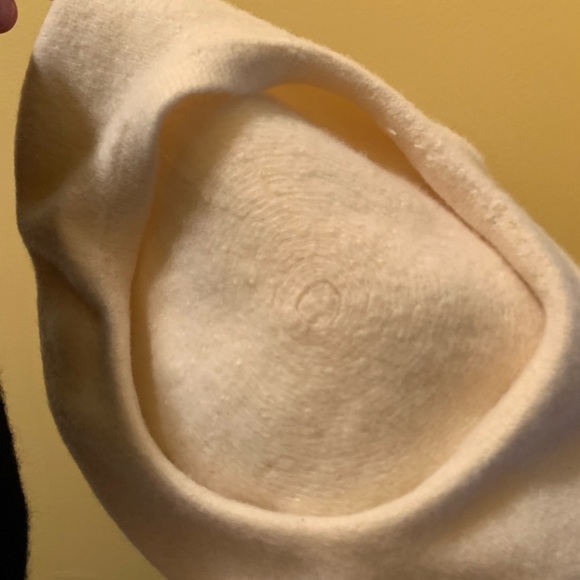 Black and Cream Beret - Picture 5 of 6